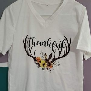 ✨5 for $18 Vneck thankful top